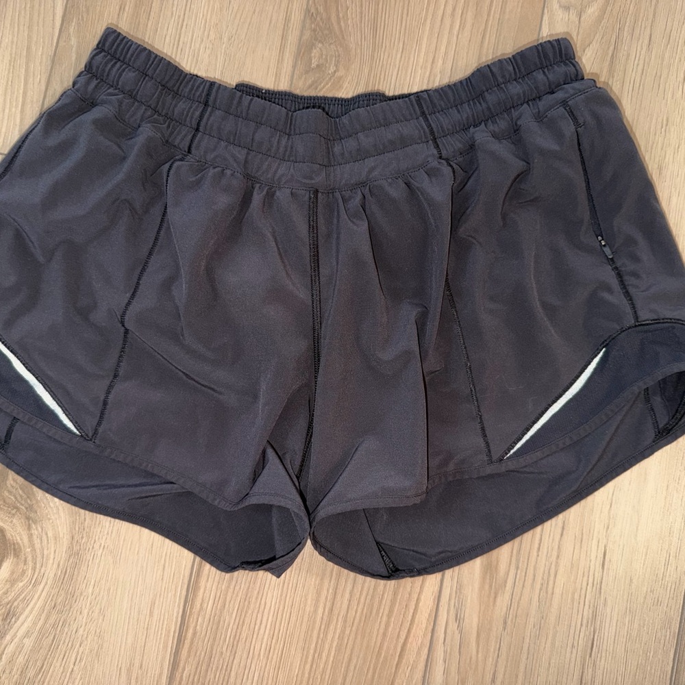 Lululemon Hotty Hot 3.5 inseam Black Athletic Shorts- NO TAG See photos